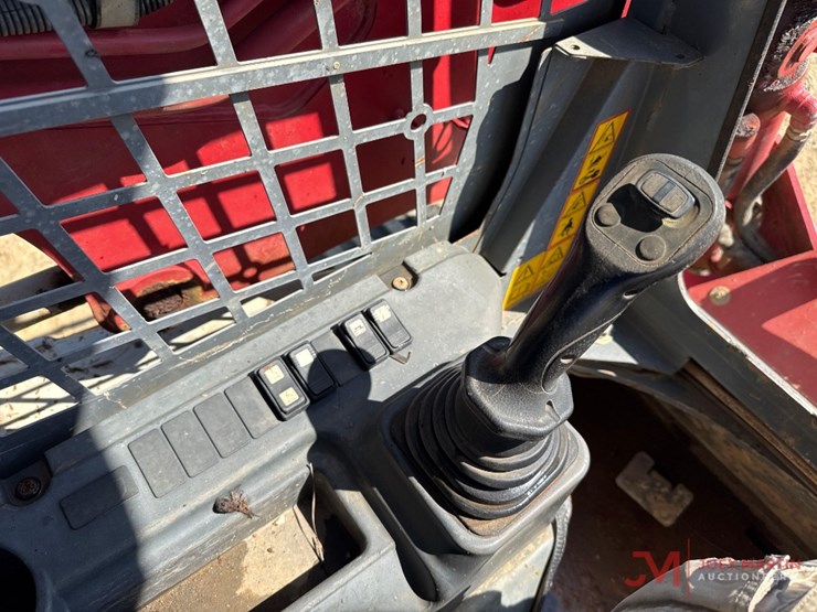 2017-takeuchi-tl12r2-image-18