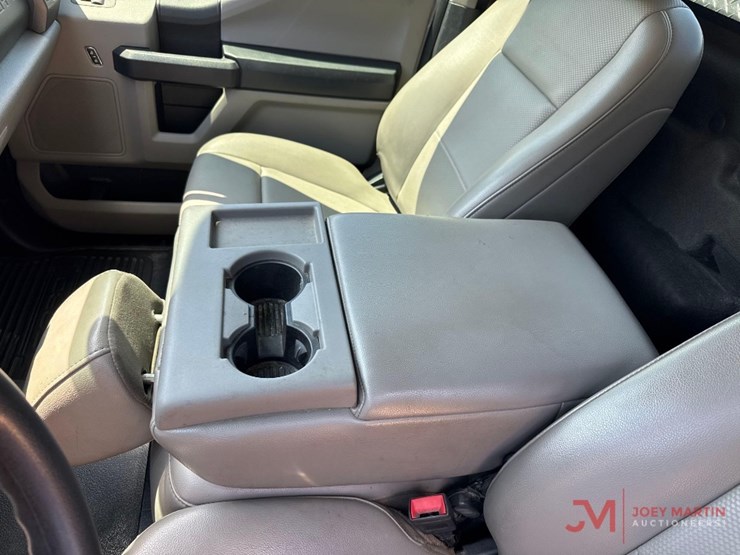 2021-ford-f250-xl-image-26