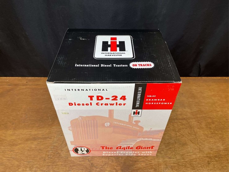 1/25-ih-td24-crawler-w/superier-pipe-layer-nib-sc-image-14