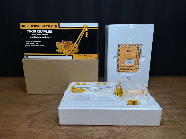 1/25-ih-td-25-crawler-w/side-boom-nib-1st-gear-image-1