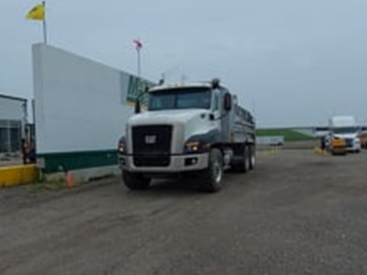 2014-caterpillar-ct660-image-17