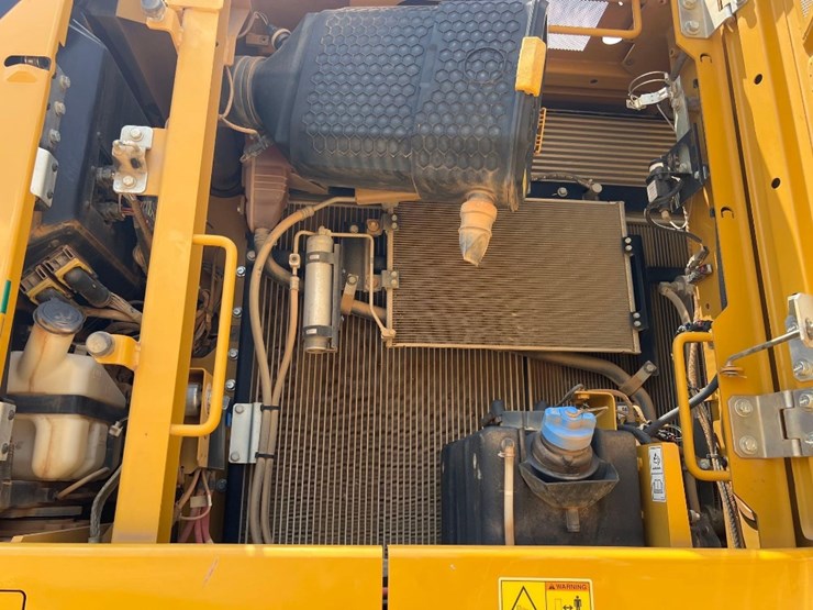 2022-caterpillar-335-image-31