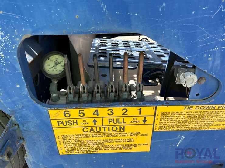 2012-cottrell-ez-4807-image-19
