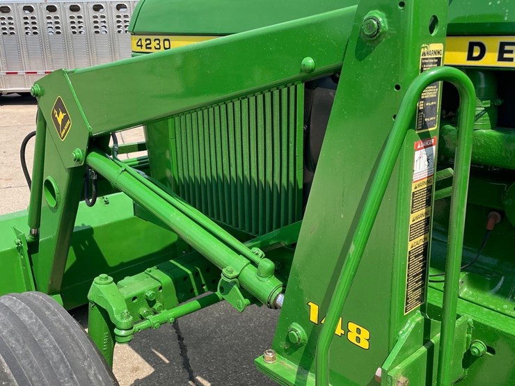 john-deere-4230-image-33