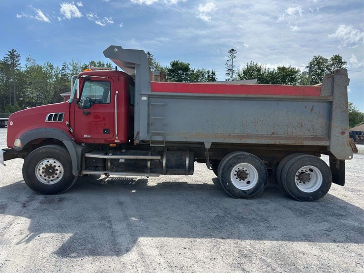 2009-mack-granite-gu813-image-7