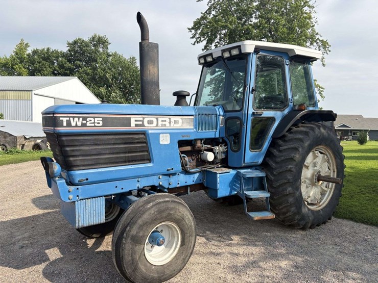 1988-ford-tw25-image-9