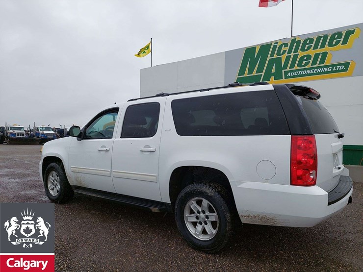 2010-gmc-yukon-xl-image-3