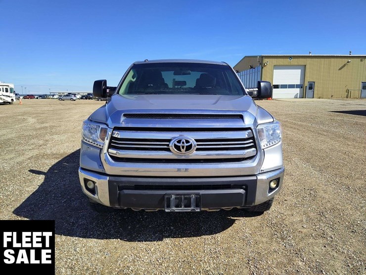 2016-toyota-tundra-image-18