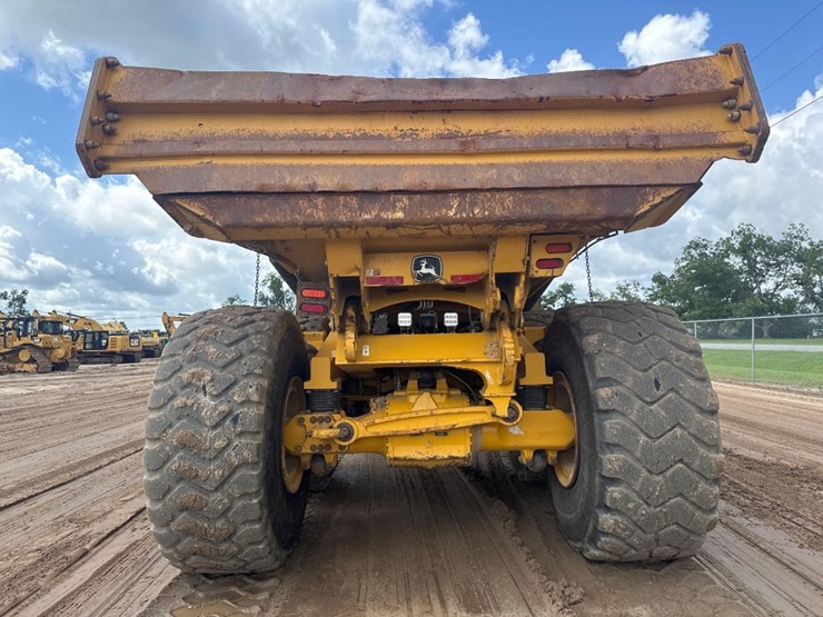 2021-deere-410e-image-7