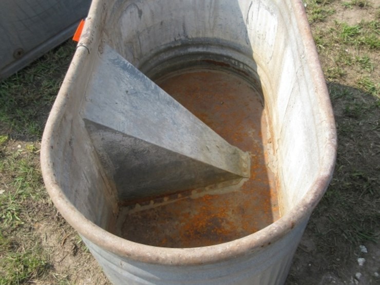 freeland-100-gal-water-trough-image-3