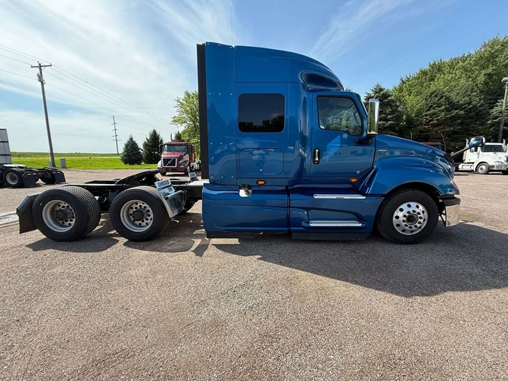 2020-ih-lt625-sleeper-semi,-435,369-miles-on-truck-(complete-overhaul-@-232,740-miles-with-paperwork-image-10