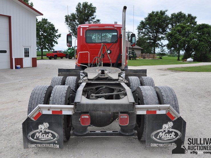2016-mack-pinnacle-cxu613-t/a-day-cab-truck-tractor-image-6