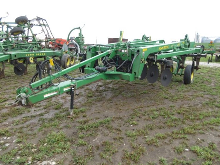 john-deere-2700-image-1