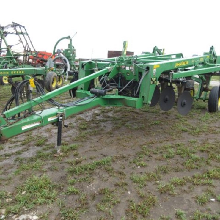 JOHN DEERE 2700