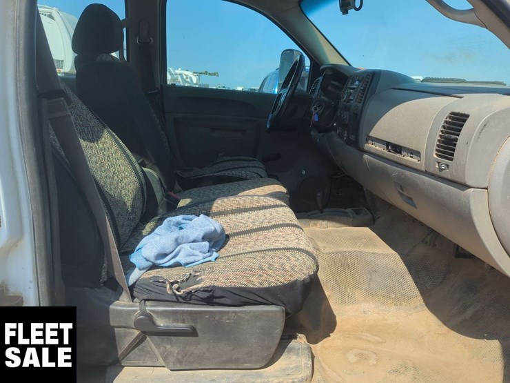 2014-chevrolet-silverado-2500hd-image-16