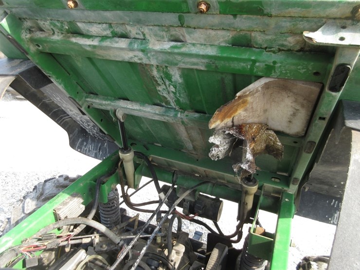 john-deere-gator-image-12