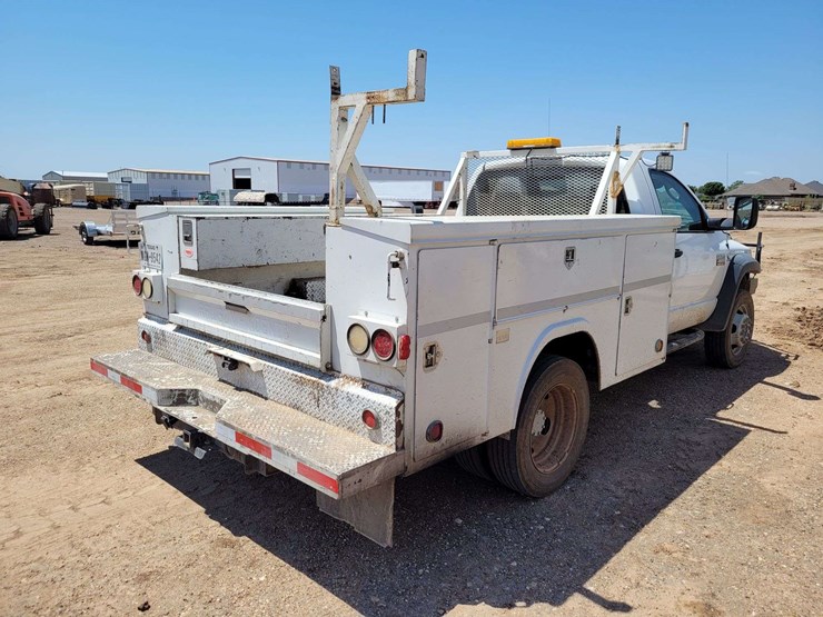 2009-dodge-ram-4500-image-3