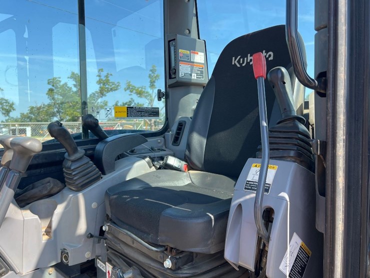 2022-kubota-kx040-4-image-32