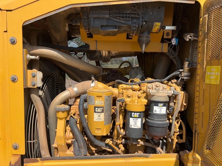 2019-caterpillar-d5k2-lgp-image-29