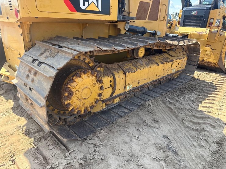 2016-caterpillar-d5k2-lgp-image-21