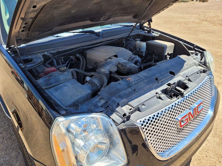 2013-gmc-yukon-xl-image-17