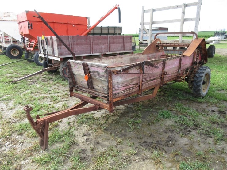 david-bradley-manure-spreader-image-1