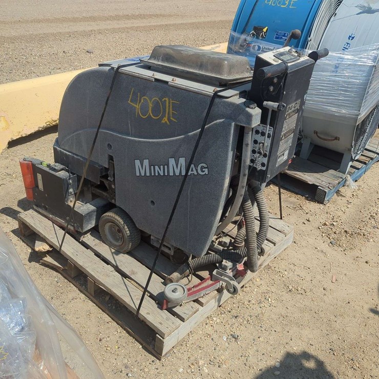 CATERPILLAR 24