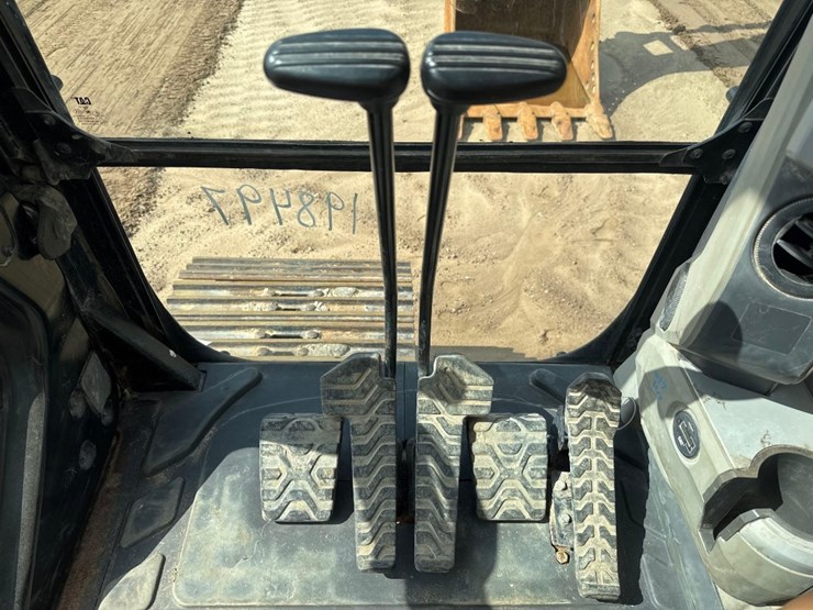 2018-caterpillar-326fl-image-34