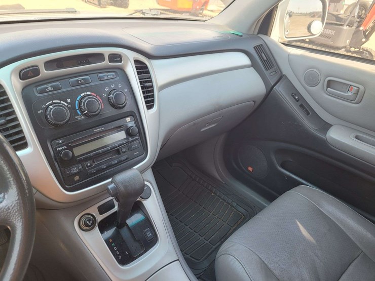 2005-toyota-highlander-image-10