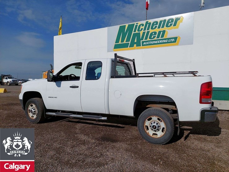 2013-gmc-sierra-2500hd-image-3