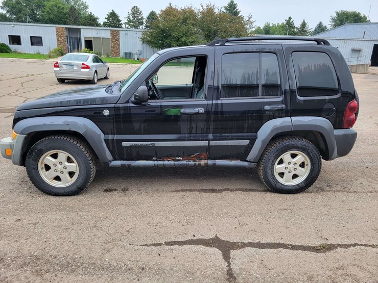 2007-jeep-liberty-image-1