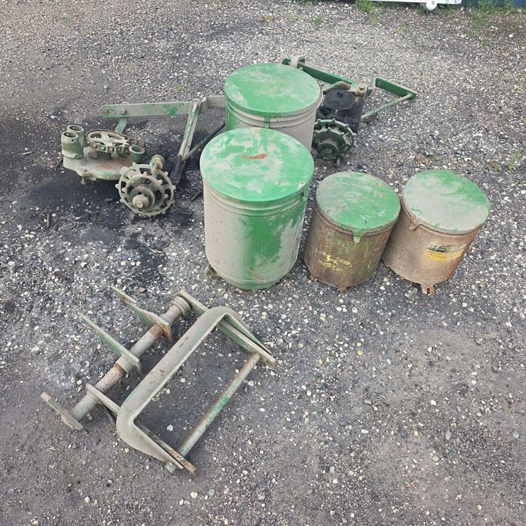 Antique John Deere Planter Lot, Circle Seed and Fert Boxes, Drives and Misc