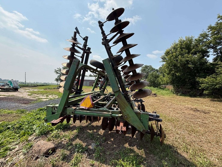 john-deere-235-image-7
