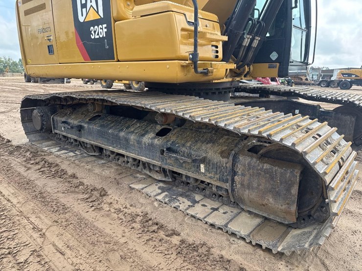 2018-caterpillar-326fl-image-13