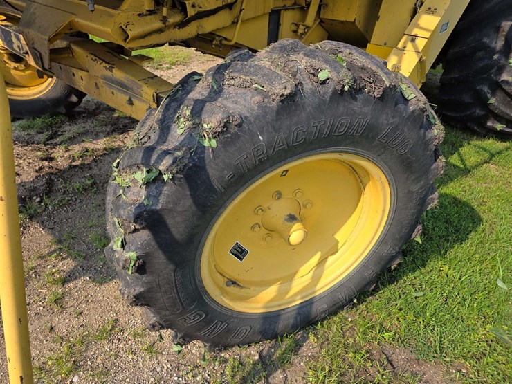 new-holland-tr87-image-20