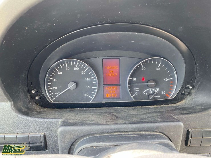 2016-mercedes-benz-sprinter-2500-image-24