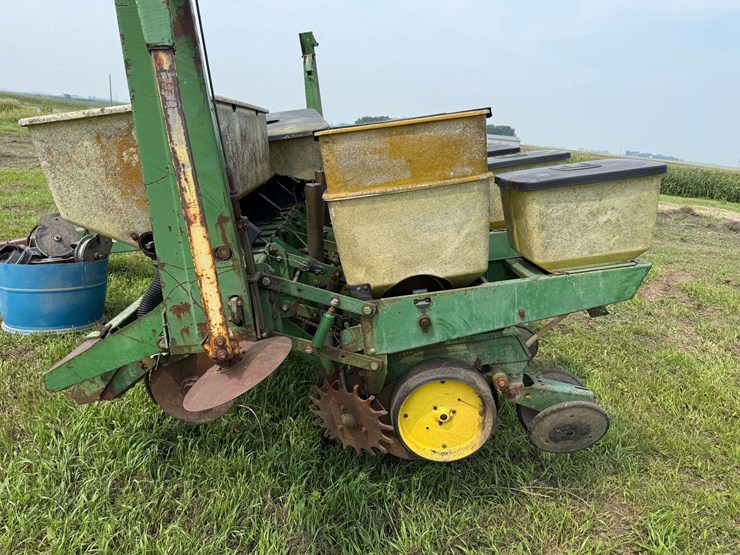 john-deere-7000-image-11