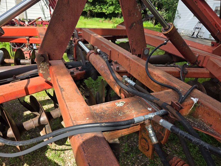 ih-490-disk,-20’,-hydraulic-fold-wings,-9.5-14-tires,-disk-scrapers,-sn:-033395-image-24