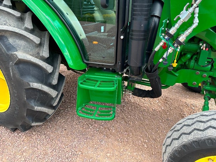 2020-john-deere-5075e-image-18
