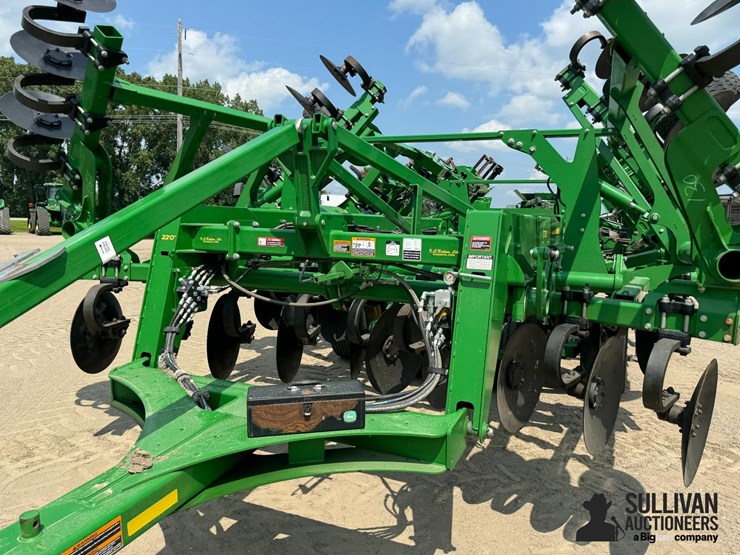 2017-john-deere-2730-image-11