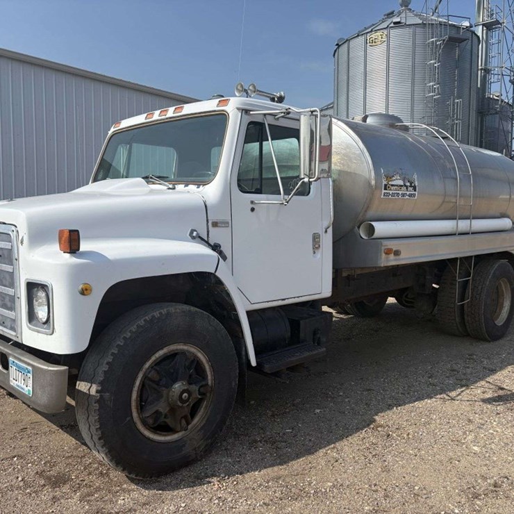 1983 INTERNATIONAL S1954