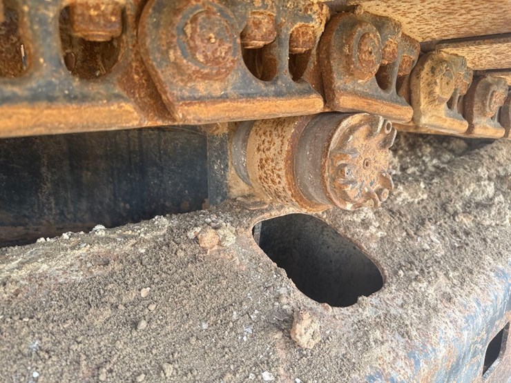 2016-caterpillar-325fl-image-11