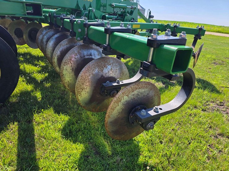 2016-john-deere-18-image-64