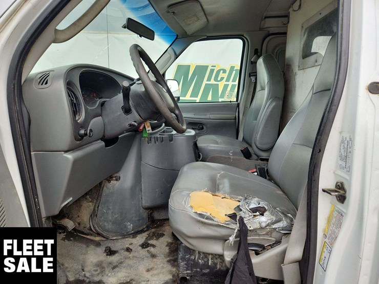 2005-ford-cargo-image-7