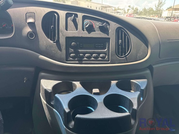 2008-ford-cargo-image-15