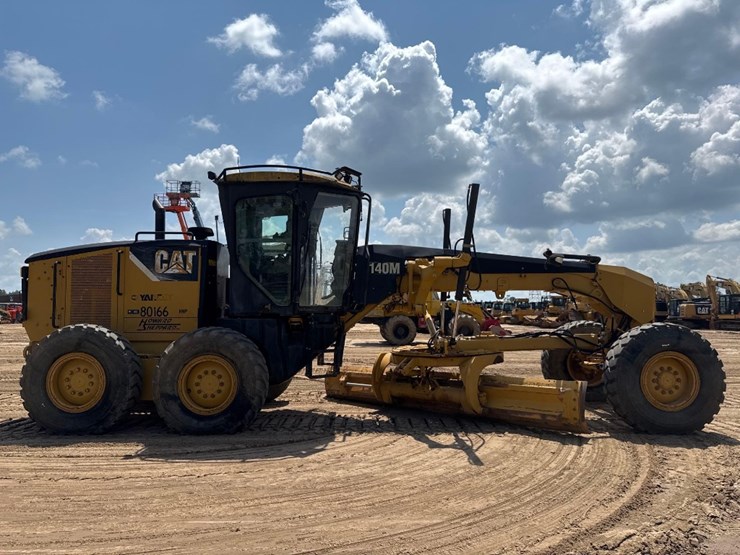 caterpillar-140m-vhp-image-5