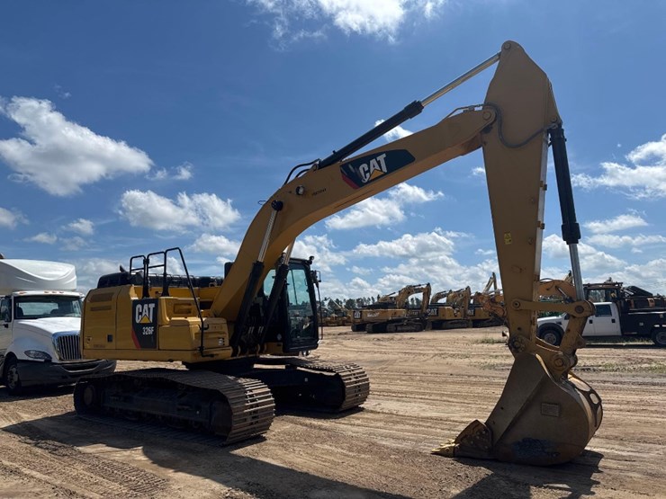 2019-caterpillar-326fl-image-4