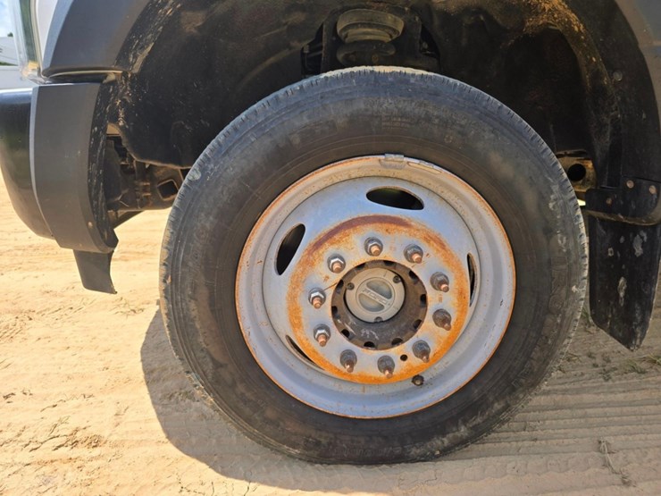 2017-ford-f550-image-41
