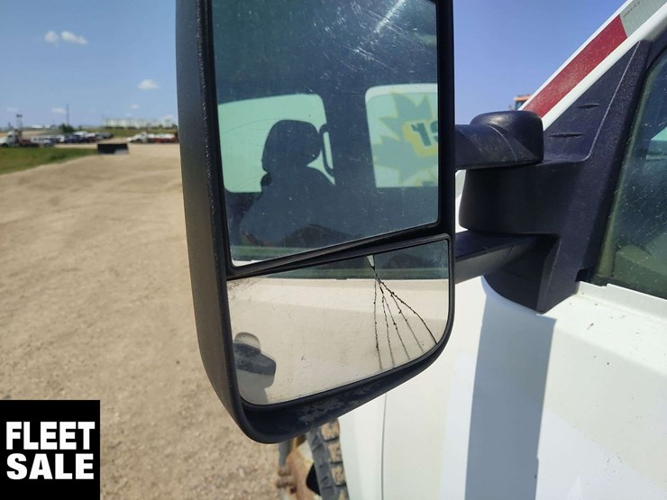 2014-chevrolet-silverado-3500hd-image-39