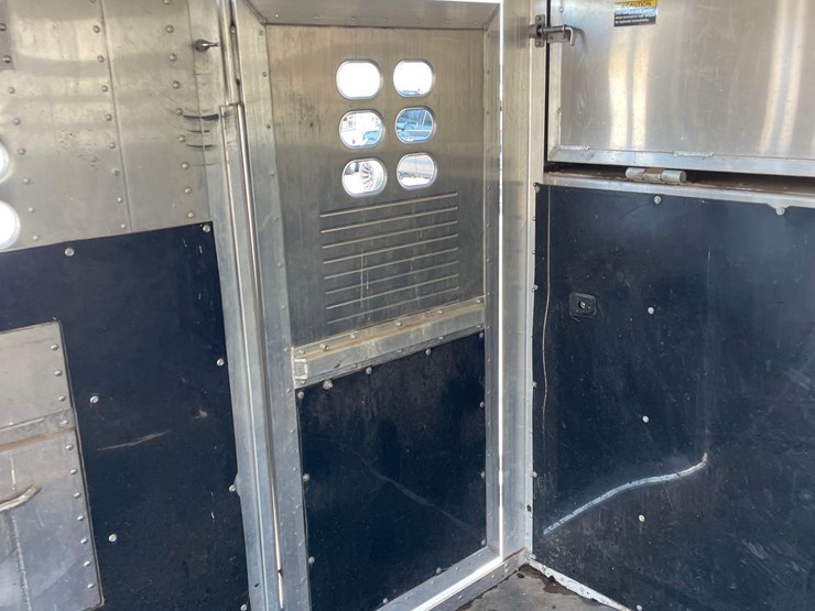 2014-wilson-livestock-trailer-image-29